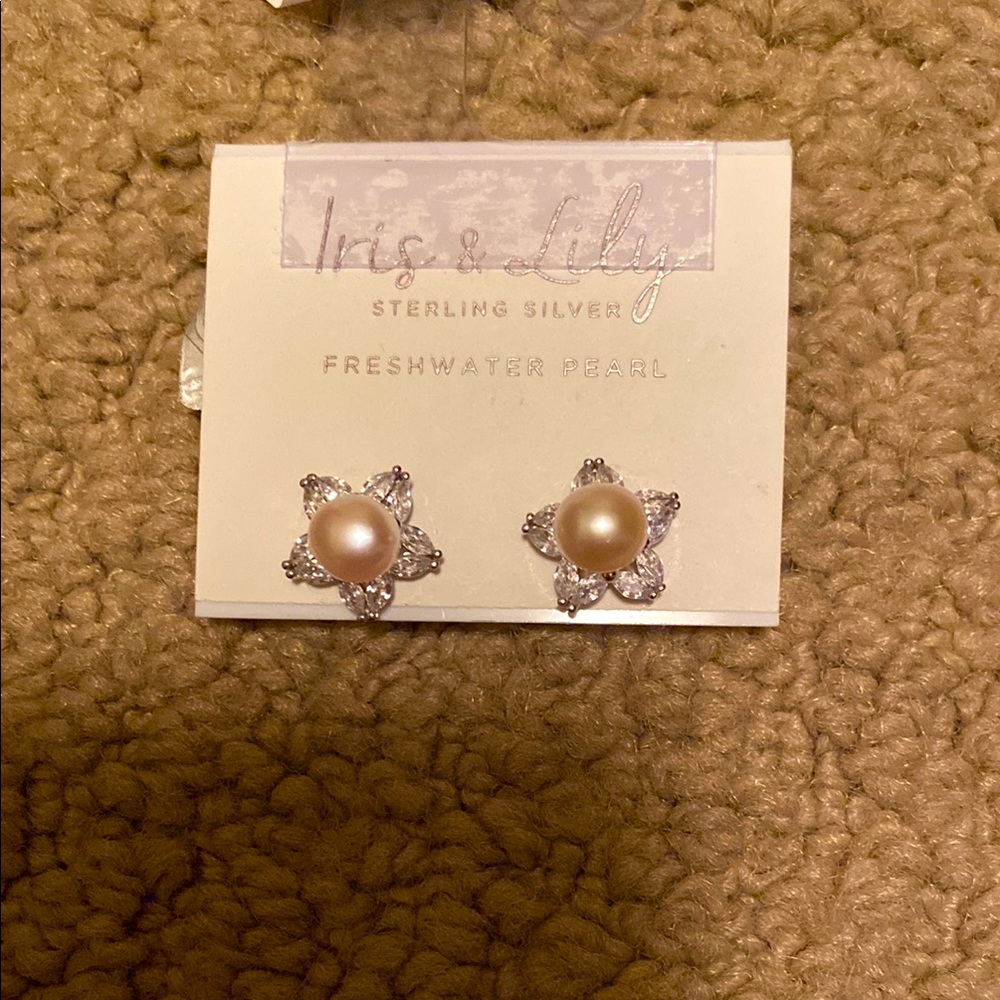 Freshwater Pearl Earrings - Silver and Cream